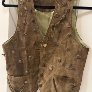 Vintage Landhaus Emotion Brown Suede Vest with Button Accents